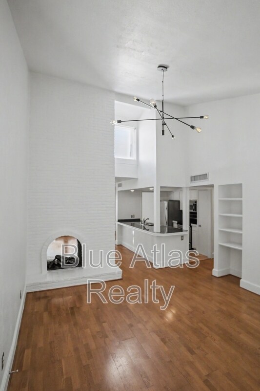Building Photo - 5938 Sandhurst Ln