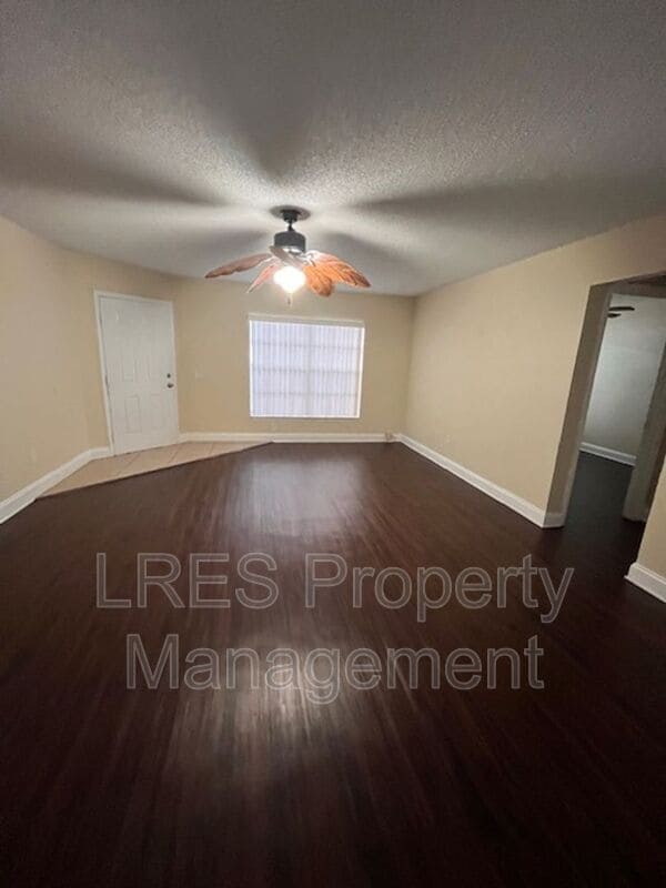 Building Photo - 3651 N Goldenrod Rd