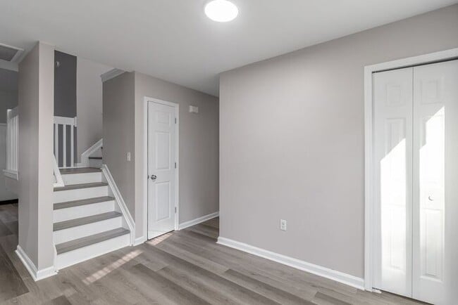 Building Photo - Hidden Gem in East Charlotte - 3 Bedrooms, Prime Location