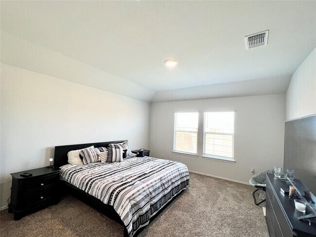 Building Photo - 544 Taggart Trail