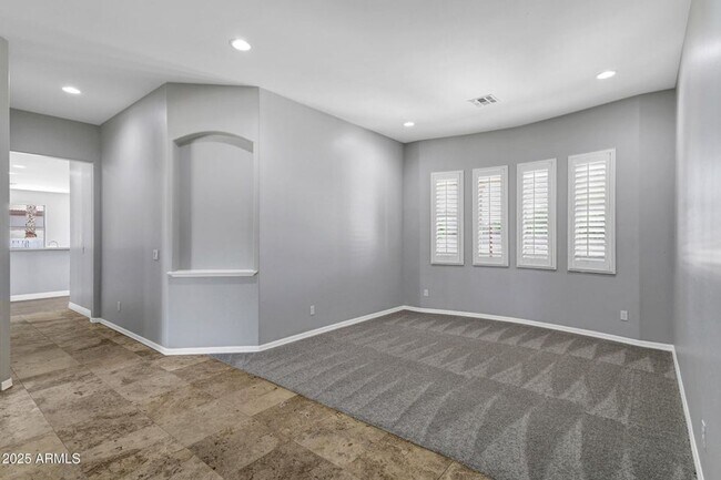 Building Photo - Gilbert 4 Bed & 3 Bath on HUGE LOT - Acre+...