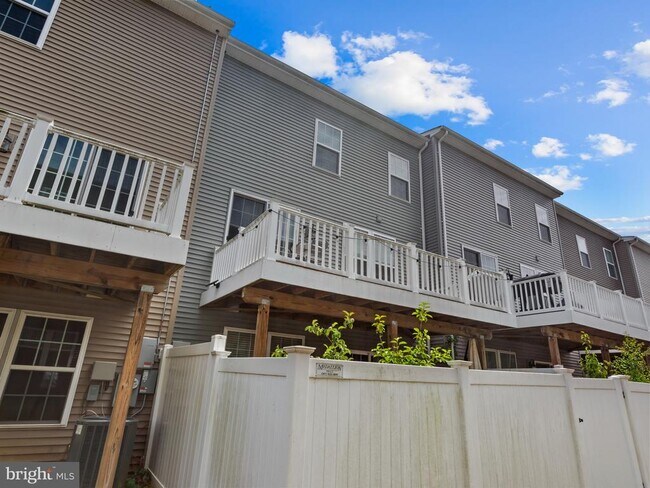 Building Photo - 9508 Townfield Pl