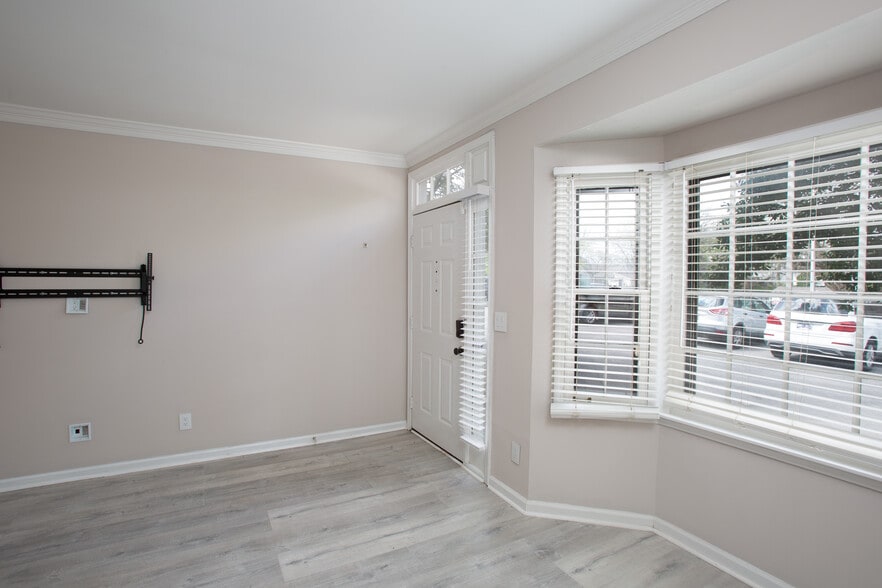 Building Photo - 1605 Deford Bailey Ave