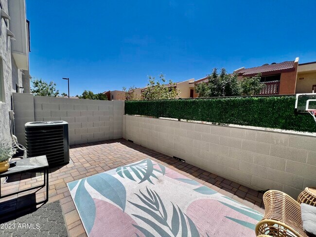 Building Photo - 2145 W Harmont Dr