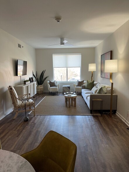 Building Photo - Vista Lofts