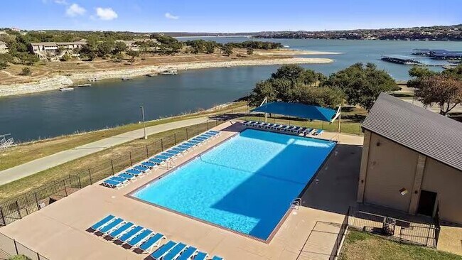 Building Photo - 585 Demarett Dr