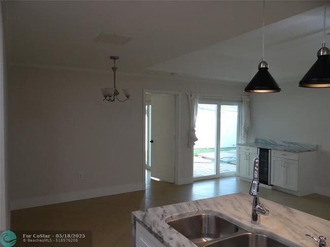 Building Photo - 4036 Eastridge Cir