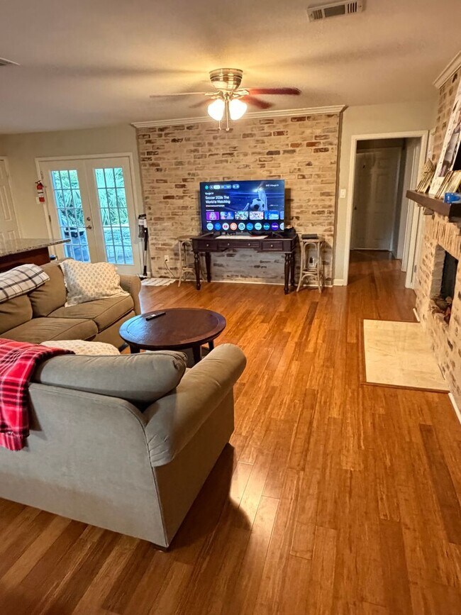 Building Photo - Spacious 3BD/2BA Single Family Home in Metairie.