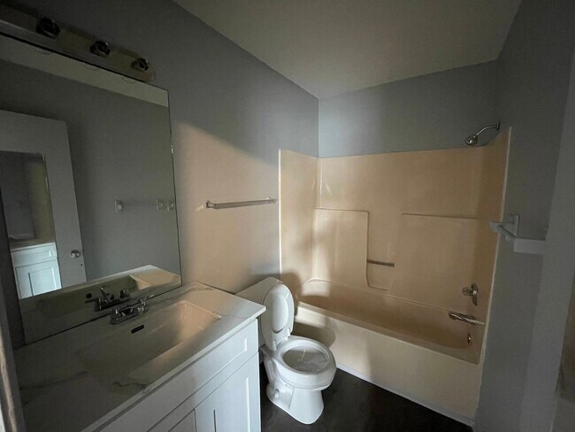 Building Photo - Fully renovated. New owner. Improved property.