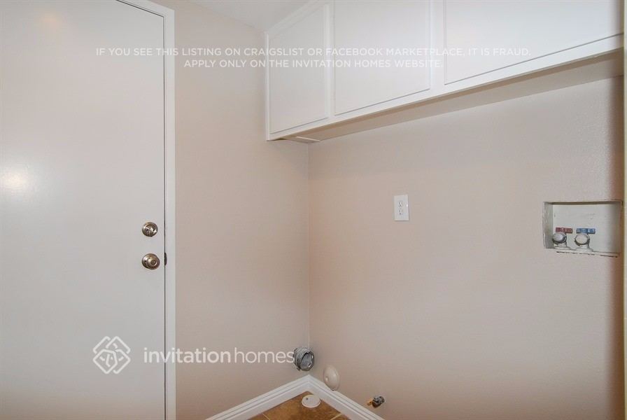 Building Photo - 26683 Alta Ave