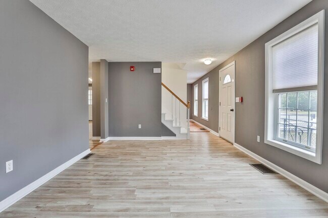 Building Photo - 54 Vandora Dr