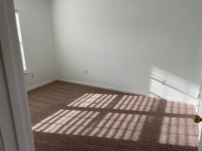 Building Photo - 228 Braelock Dr