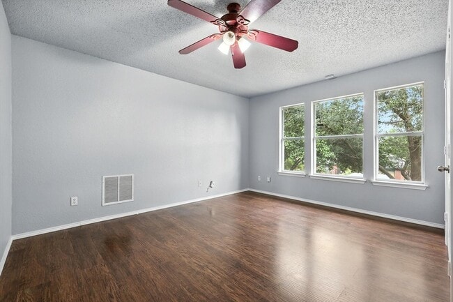 Building Photo - 420 Beard Dr