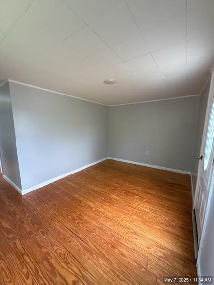 Living Room - 751 Washington St