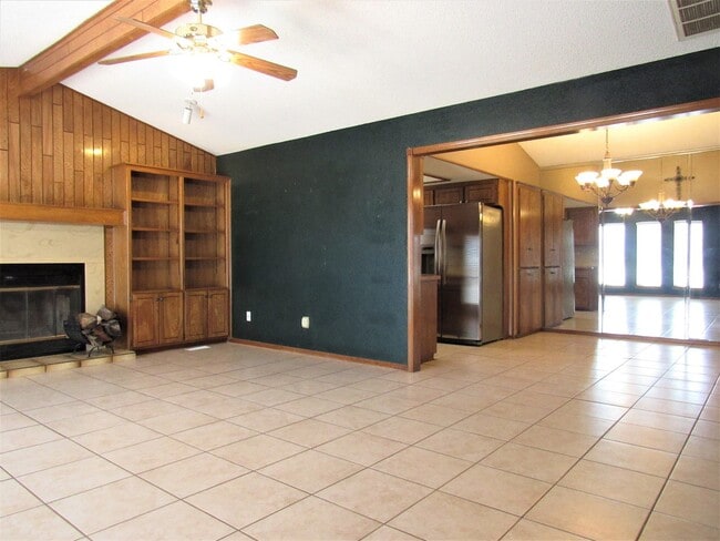 Building Photo - 10432 Fairfax Ln