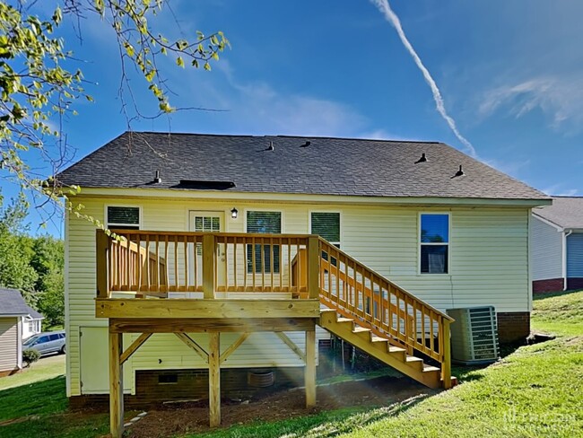 Building Photo - 2019 Slater Springs Dr