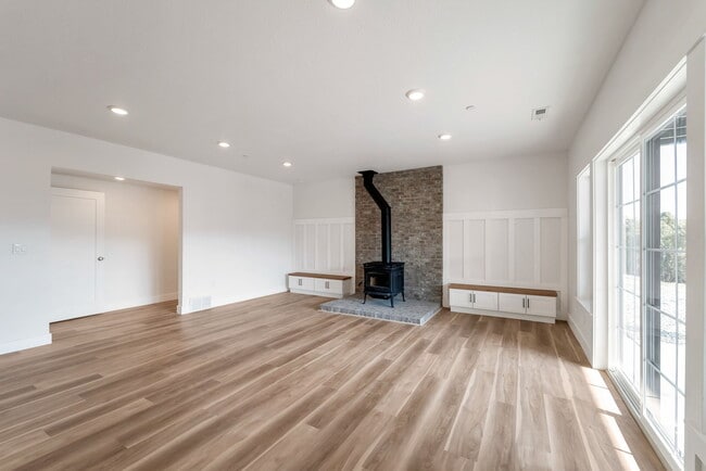 Building Photo - 14534 S Shaggy Mountain Rd