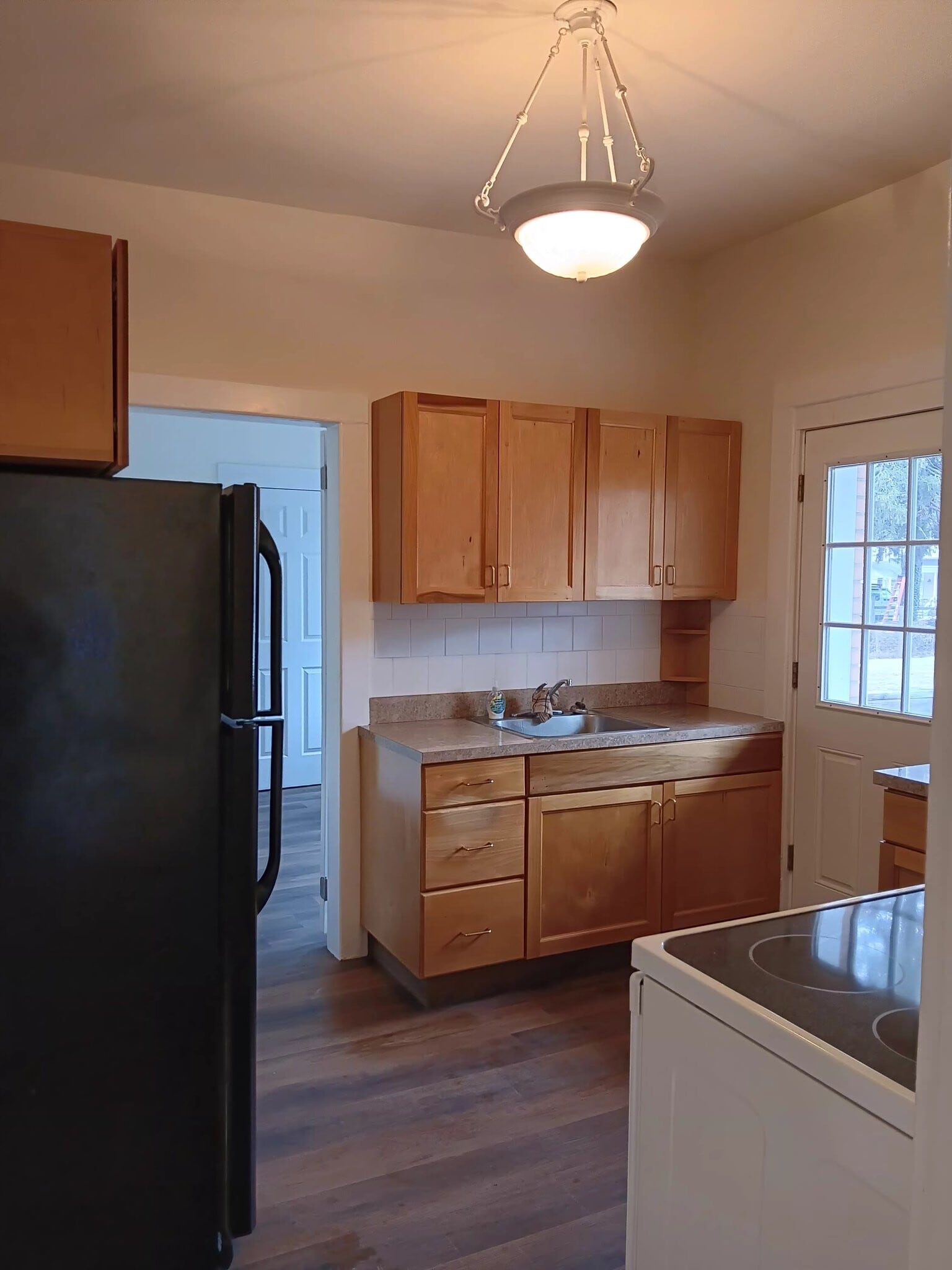 Building Photo - 9 Main St