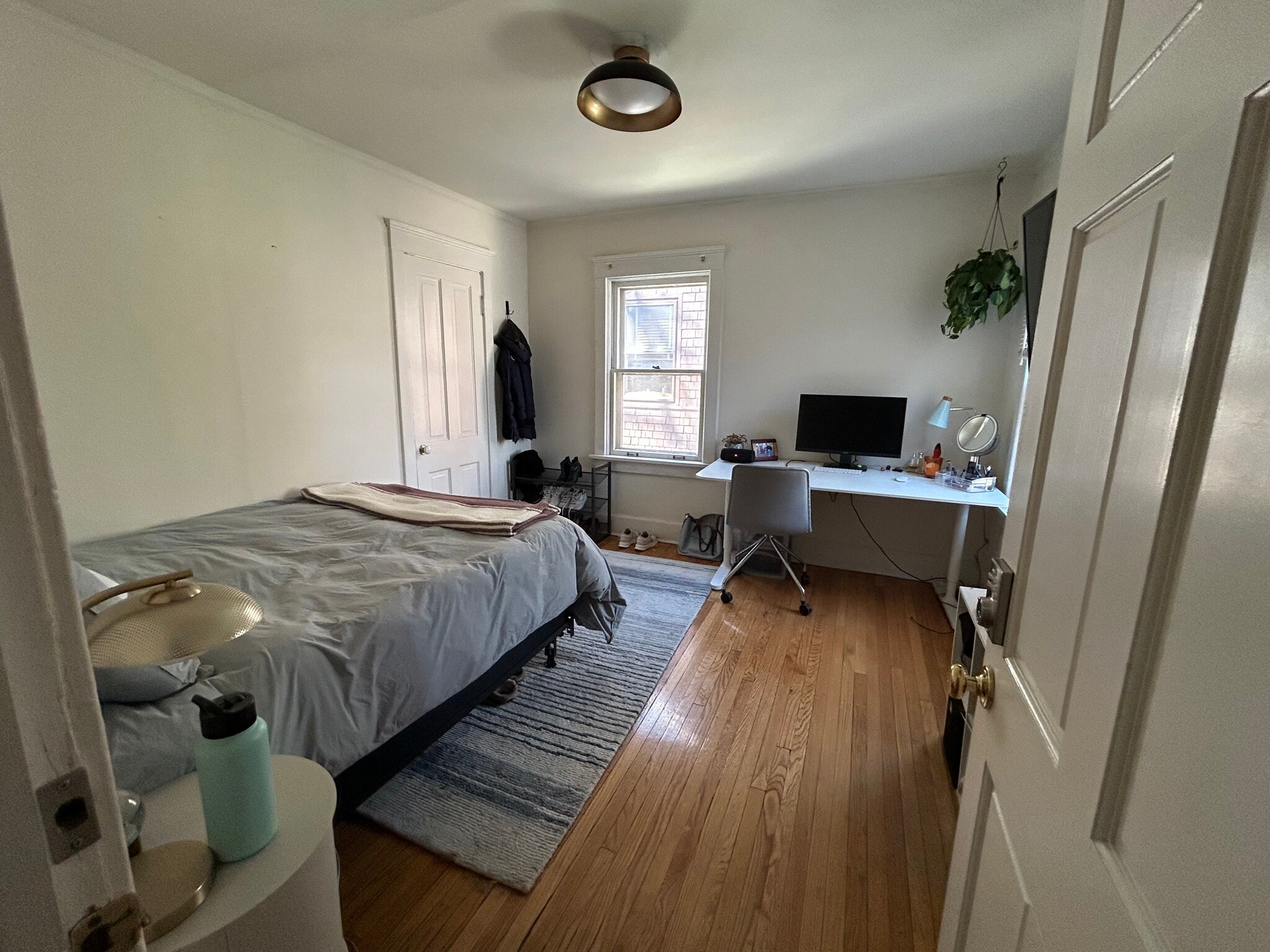 Building Photo - 1906 Orrington Ave