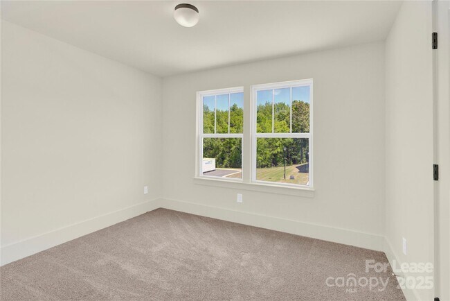 Building Photo - 207 Aspire Cir
