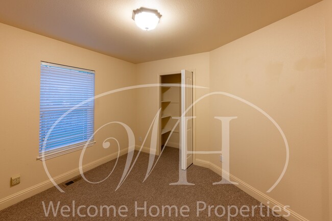 Building Photo - Spacious Home with Vaulted Ceilings