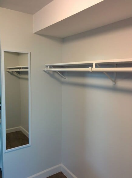 Closet with Mirror - 824 Kinau St