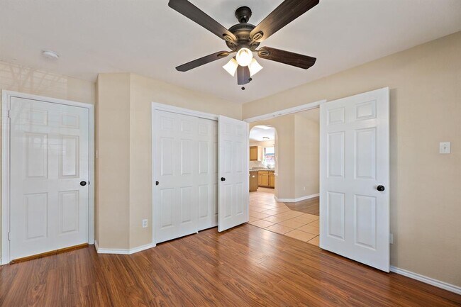 Building Photo - 1208 Lochaline Loop