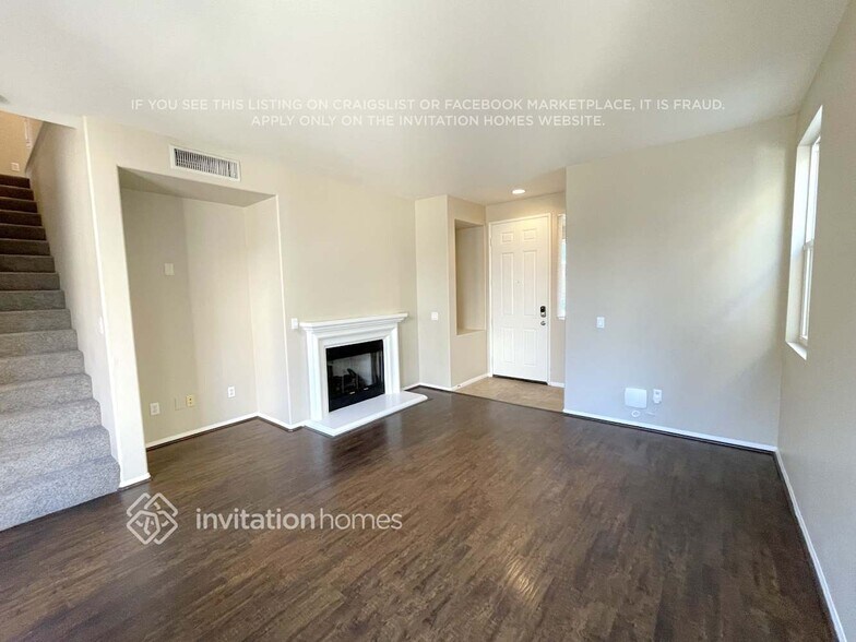 Building Photo - 1052 E Agate Ct