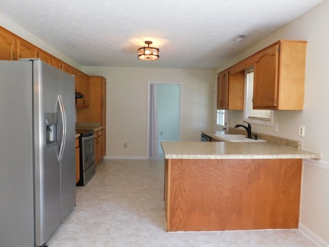 Building Photo - Great Family Home!