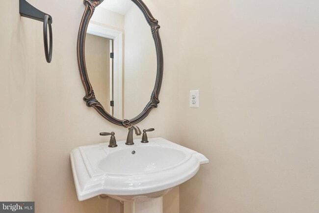 Building Photo - 21276 Hyrst Grove Terrace