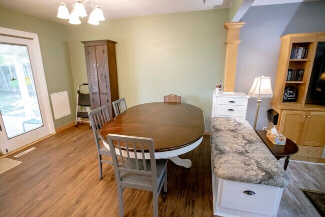 Dining Area - 731 Garnet Ave
