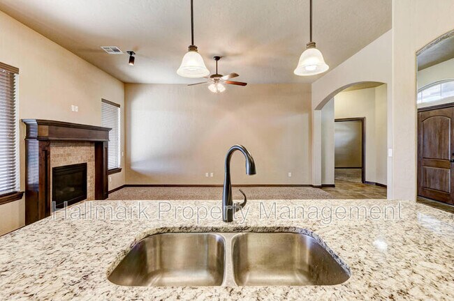 Building Photo - 508 Whispering Oaks Blvd
