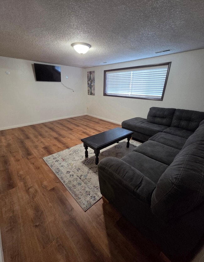 Building Photo - 412 Linden Ave