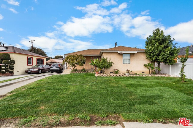 Building Photo - 11243 Hulme Ave