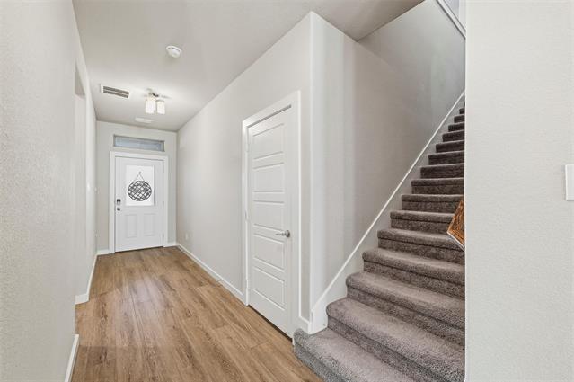 Building Photo - 2417 Mankato Dr