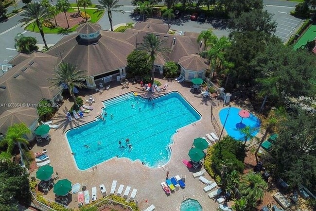 Building Photo - 8121 Fan Palm Way