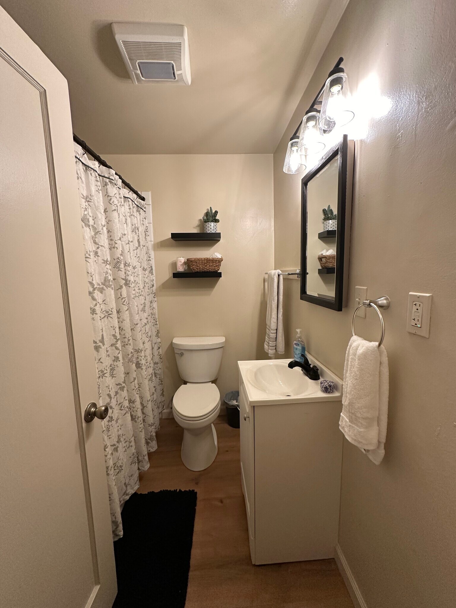 Building Photo - 13559 Arnold Dr