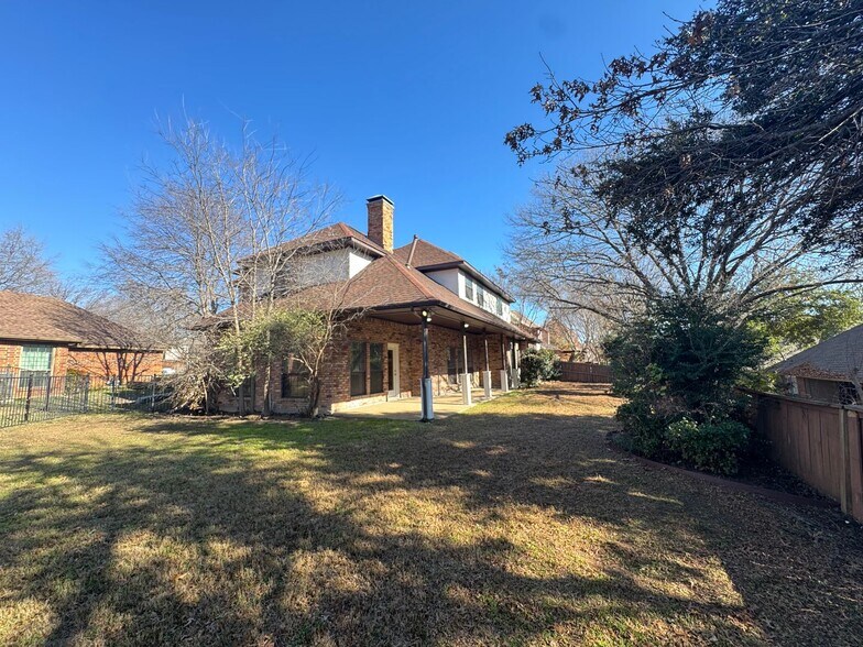 Building Photo - 3205 Ridge Cir