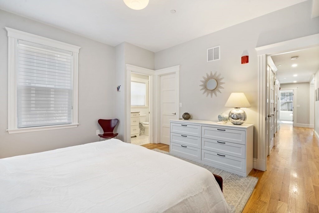 Building Photo - 35 Upland Rd