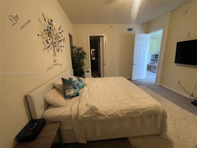 Building Photo - 3600 Oaks Clubhouse Dr