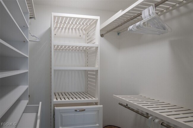 Building Photo - 915 Don Juan Ct