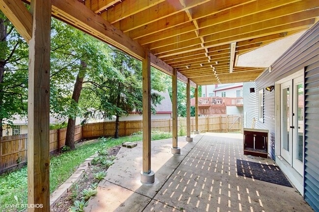 Building Photo - 137 Forest Ave