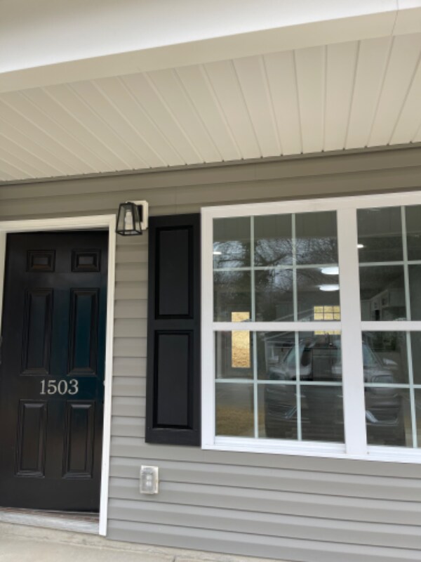 Building Photo - 1503 Larkin St