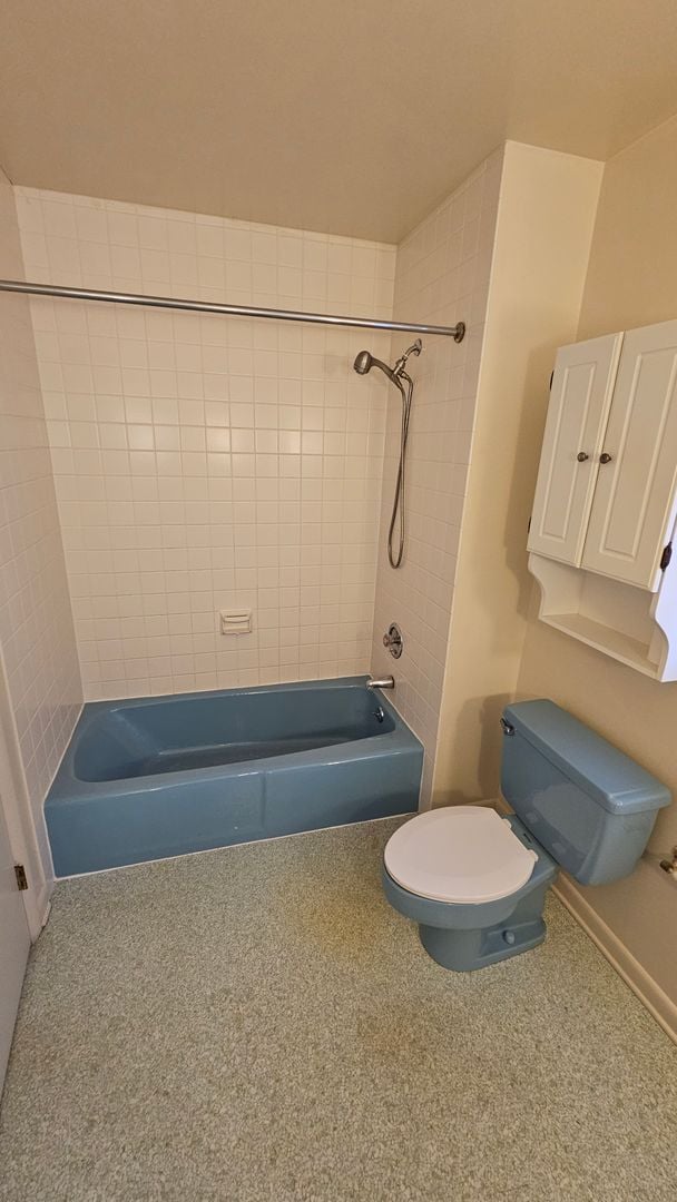 Building Photo - Spacious Single Family Home