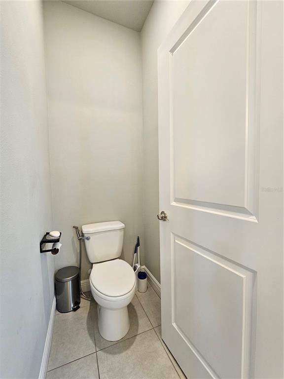 Building Photo - 1556 N River Cir