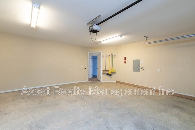 Building Photo - 7037 Wakan Ln