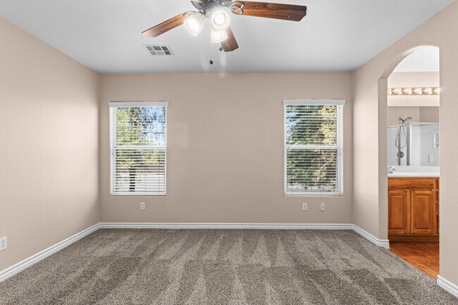 Building Photo - NW!! GATED!! Playground!!!Low maintenance ...