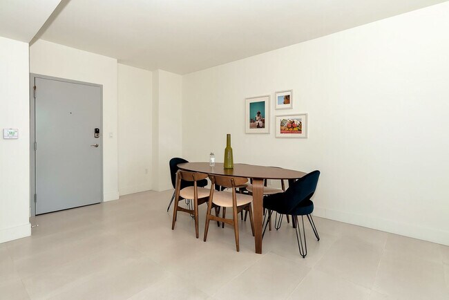 Building Photo - 1710 SW 27th Ave