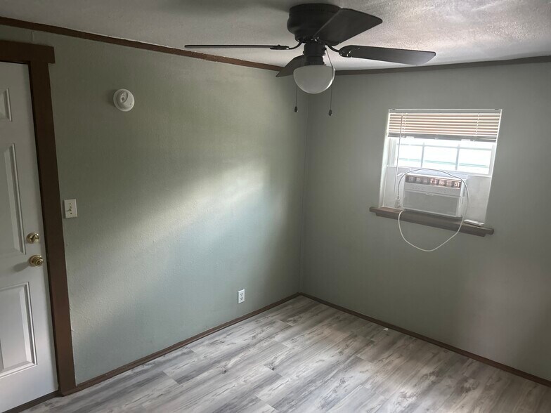 Bedroom - 806 N Berry St