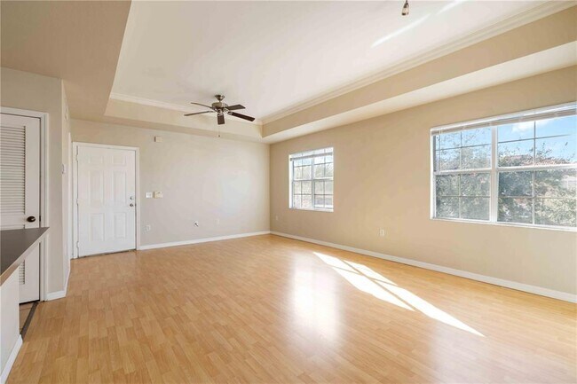 Building Photo - 1030 Villagio Cir